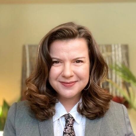 Sally Housser